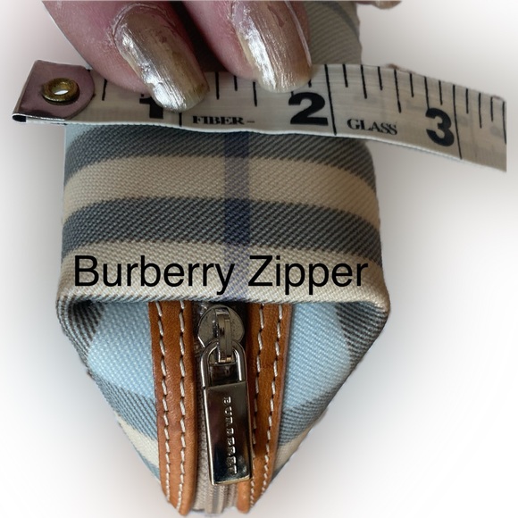 BURBERRY Blue NOVA CHECK POUCH💙Excellent Condition🔥Made in Italy🇮🇹 7”x 5”!🔥 - Picture 6 of 11
